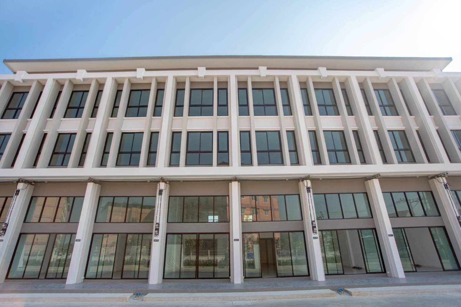 ให้เช่า อาคารพาณิชย์ 3.5 ชั้น ***ตึกใหม่