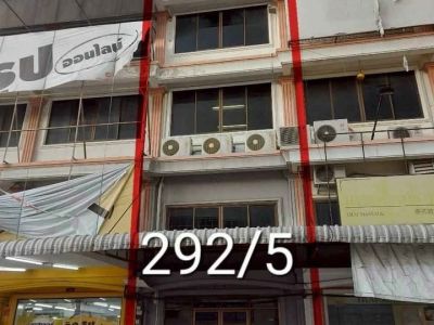 ให้เช่า ตึกแถว 4½ ชั้น