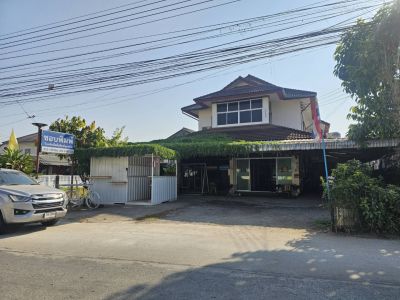 ให้เช่าอาคารสำนักงานพร้อมโกดัง