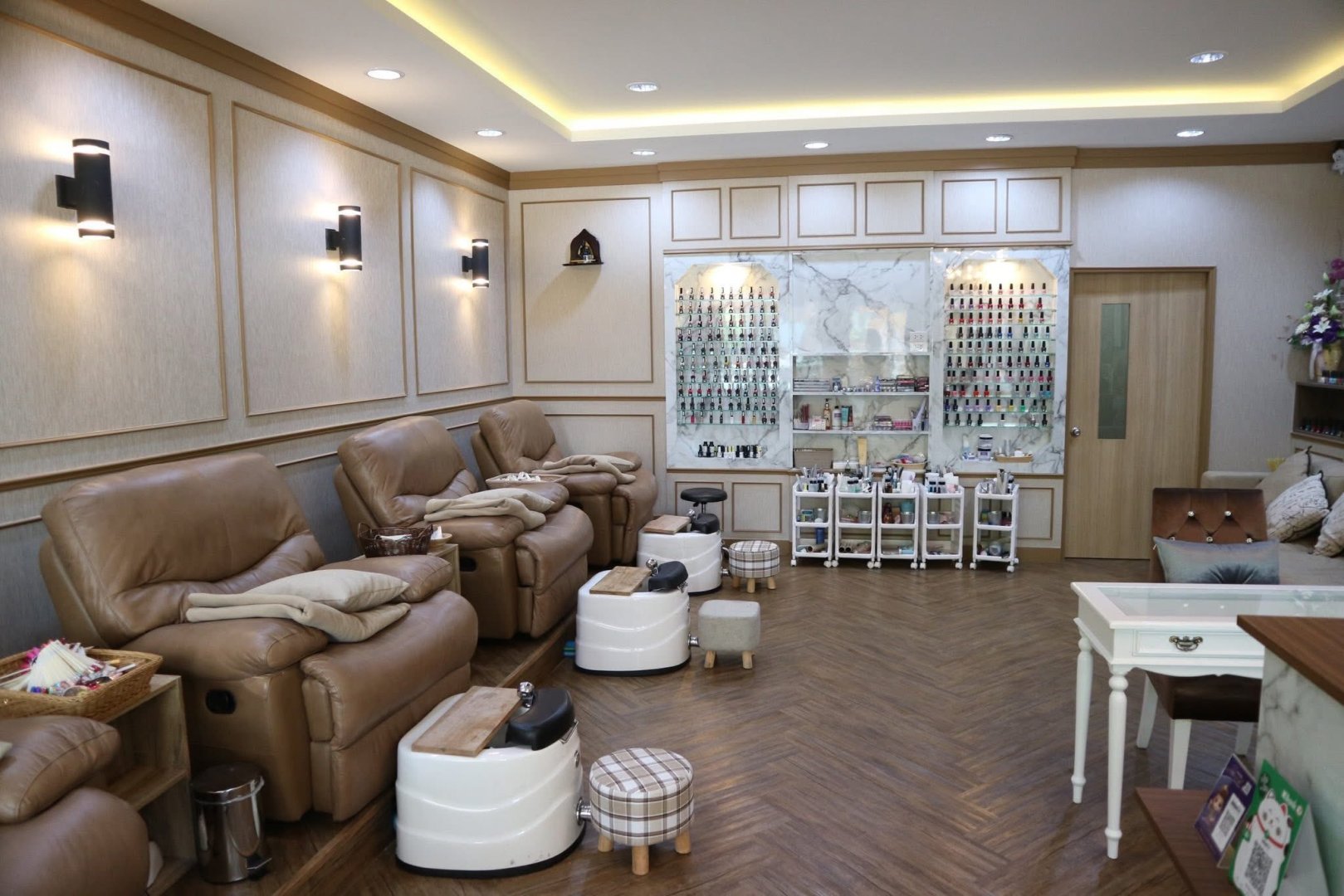 เซ้งร้านทำเล็บ พร้อมอุปกรณ์ ในบางนา