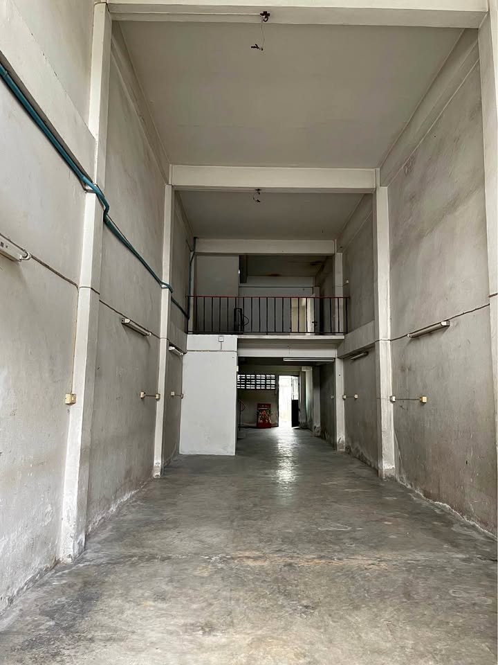 อาคารพาณิชย์ให้เช่า 1 คูหา 4 ชั้น