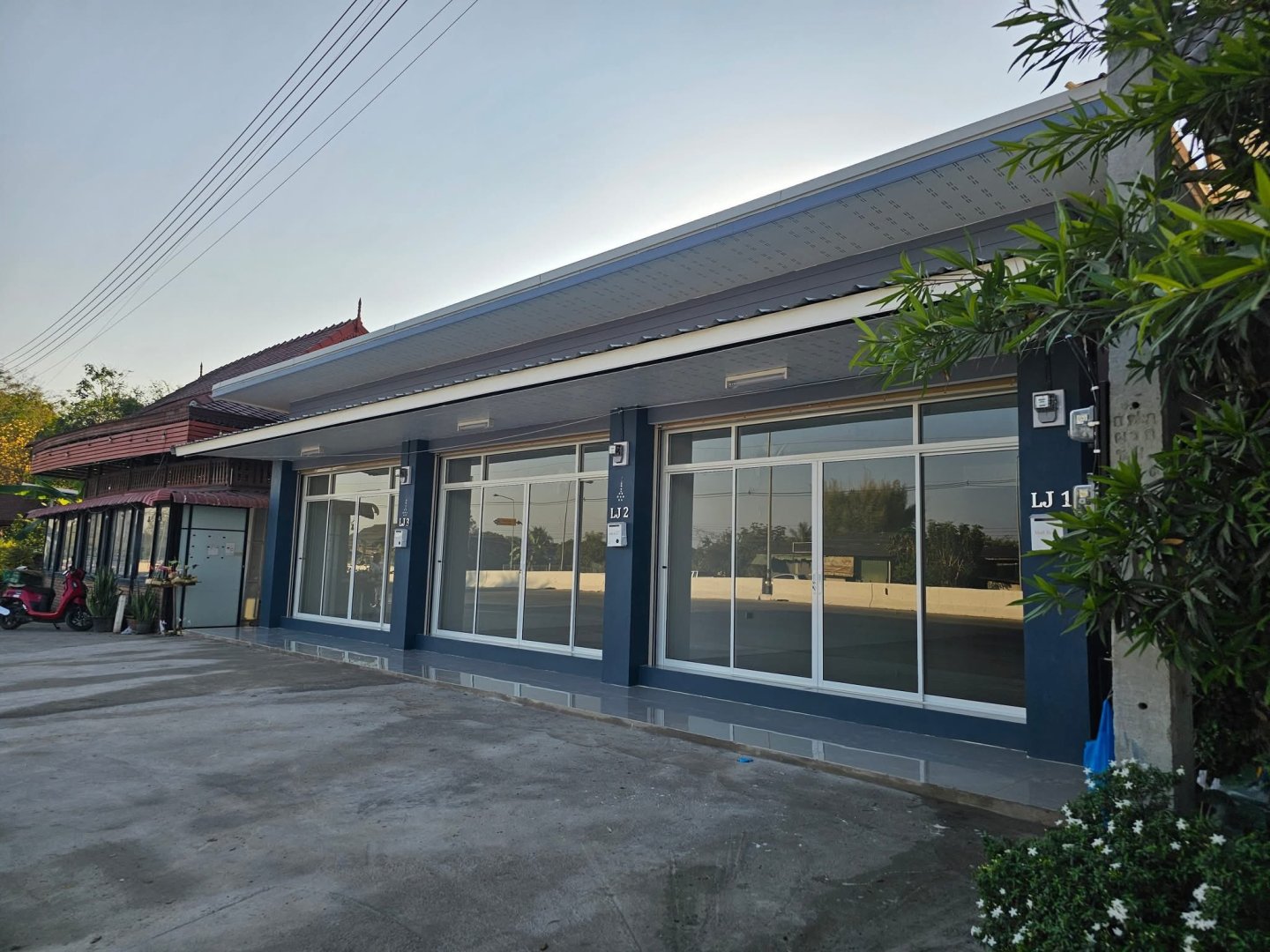 ห้องว่างให้เช่า ห้อง L J 1 (กว้าง 4.3 ม. X ยาว 13 ม.)