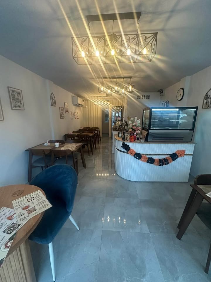 เซ้งร้านทำเลทอง 400,000 บาท อยู่หน้าวิทยาลัยนาฏศิลป์ เชียงใหม่ โซนกาดก้อม