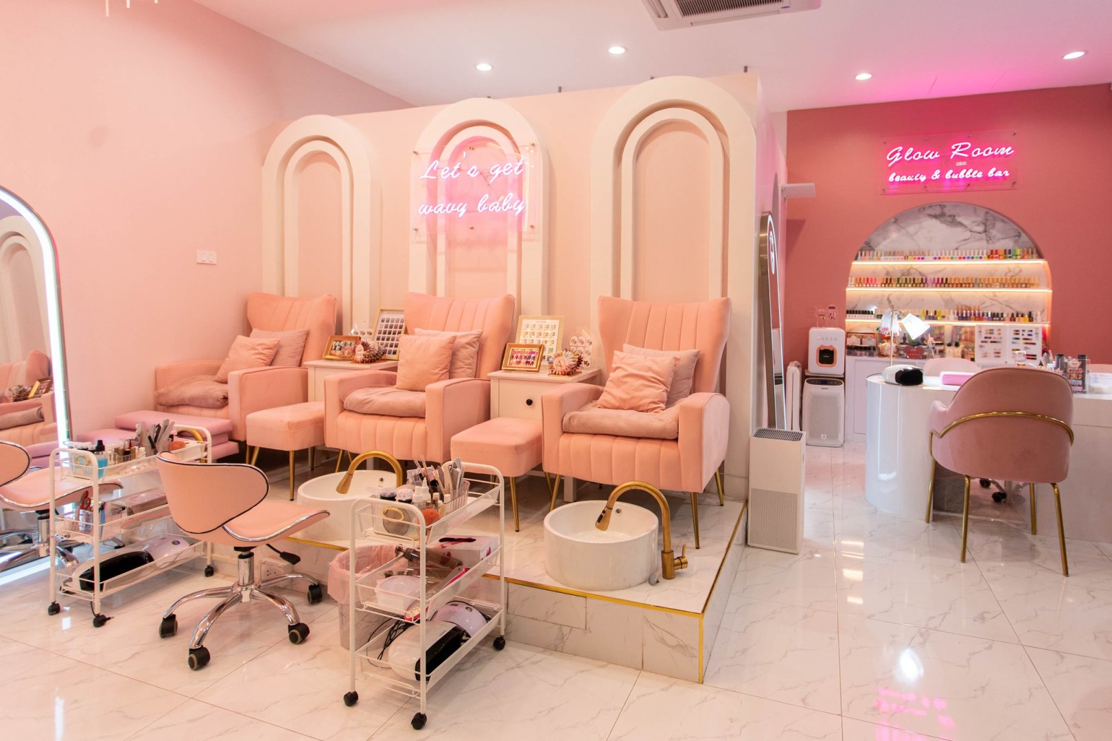 เซ้งด่วน!!! ร้านทำเล็บ และ ต่อขนตา พร้อมดำเนินกิจการต่อได้ทันที