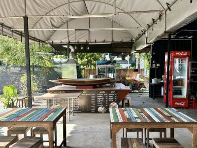 ให้เช่าร้านพร้อมอุปกรณ์โต๊ะเก้าอี้เครื่องครัวครบ ซอยรามคำแหง 21