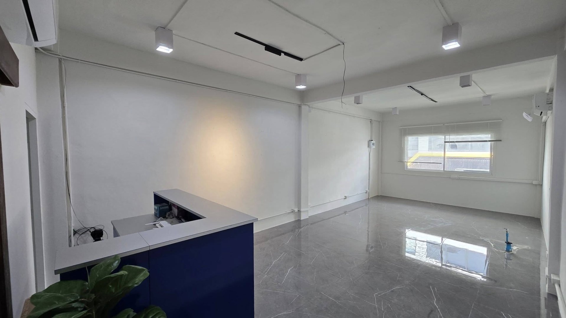 ให้เช่า พื้นที่ขายของ พื้นที่พาณิชย์ ติดถนนใหญ่ BTS อารีย์ - สะพานควาย