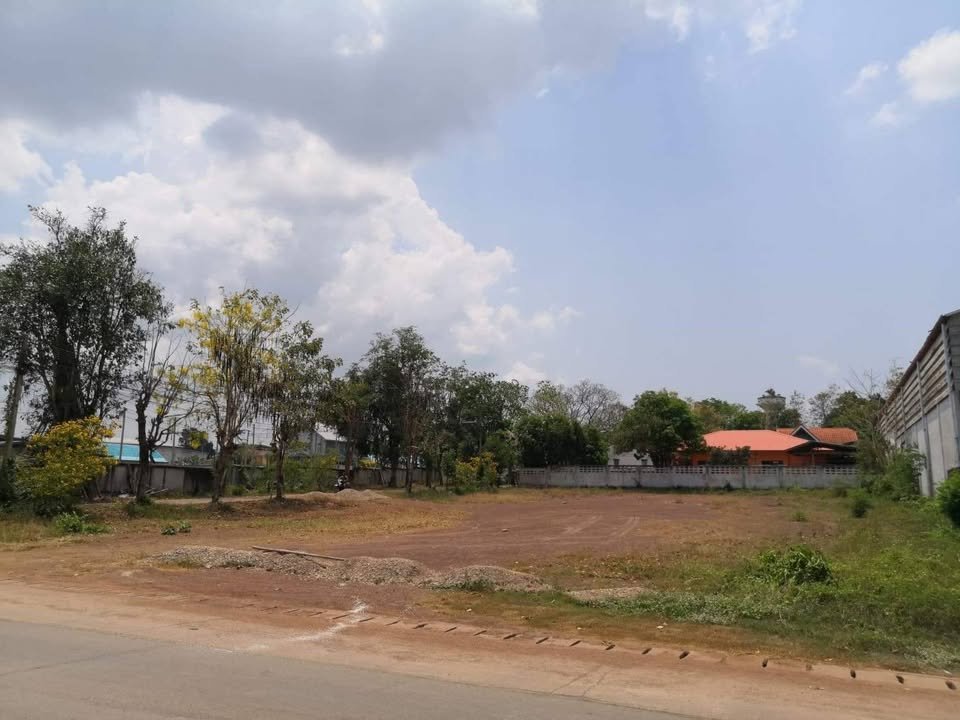 ขายที่ดินรูปร่างสวย  ถมแล้ว ใกล้โรงเรียนไตรศาสตร์วิเทศศึกษา