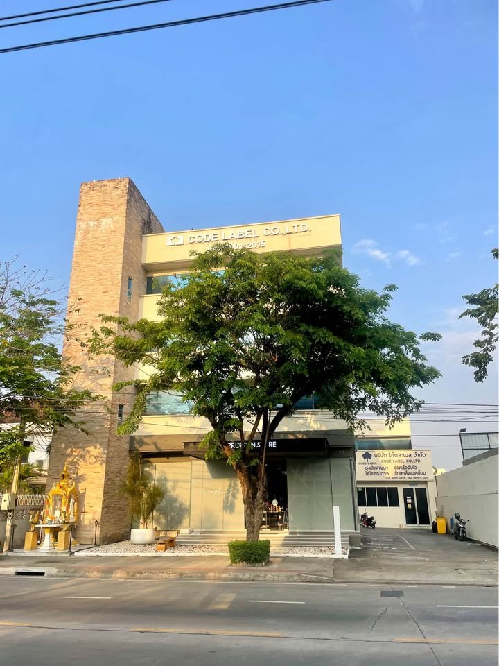 ให้เช่าอาคารพาณิชย์ ชั้น 3 พร้อมที่จอดรถ พื้นที่  240 ตรม.