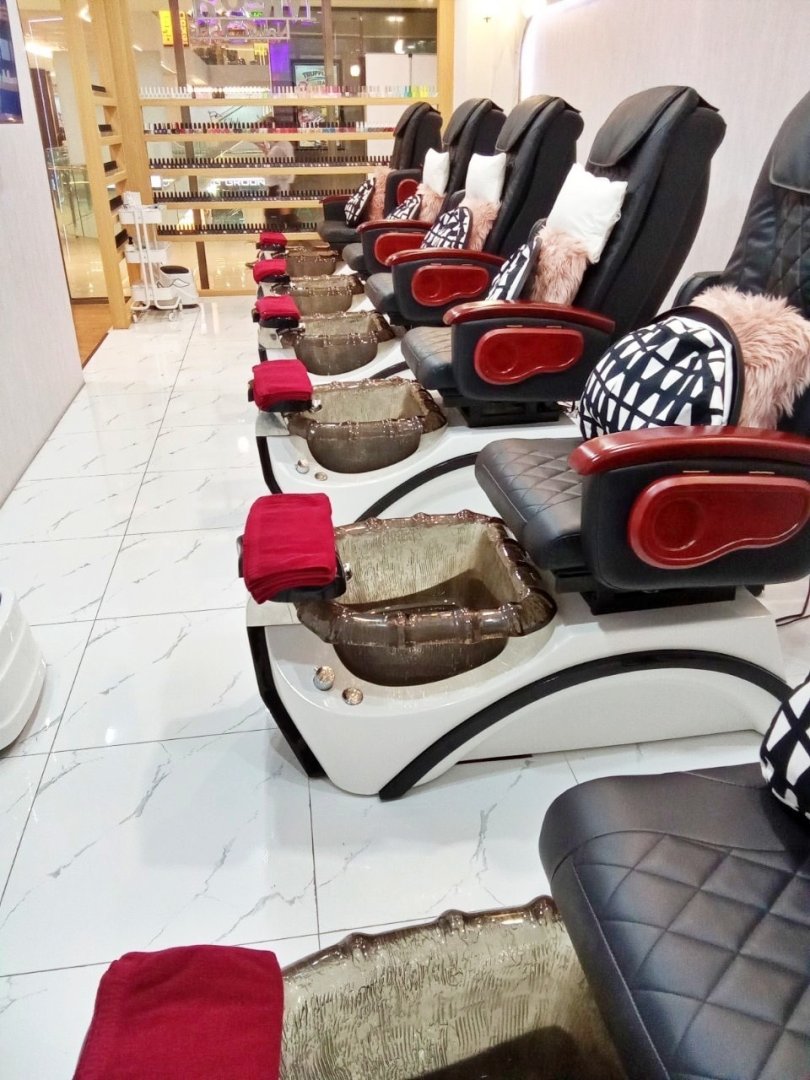 เซ้งร้านทำเล็บ ในธนิยะพลาซ่า สีลม