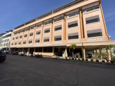 ขายหอพักสตรี 10 คูหา (61 ห้อง) อยู่ติดรั้วมอนอ