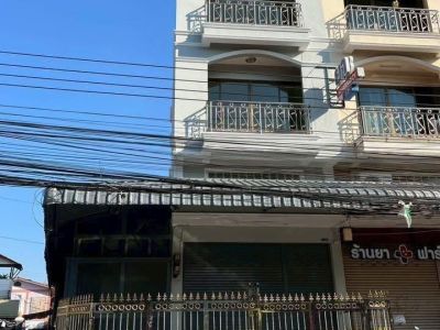 ให้เช่าอาคารพาณิชย์ 3 ชั้นครึ่ง (ห้องมุม) ย่านช่างเคี่ยน