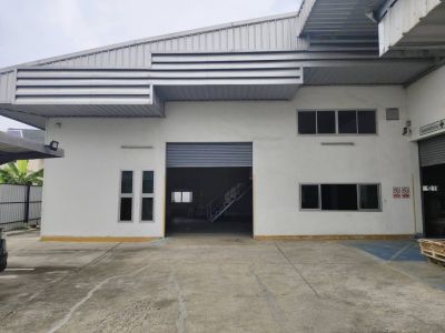 ให้เช่าสำนักงาน พร้อมโกดัง 300 ตรม. MRT แยกติวานนท์ เข้าซอย 650ม.