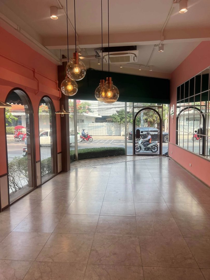 ร้านให้เช่า พิกัด สุขุมวิท 71 (ปรีดีพนมยงค์ 21)