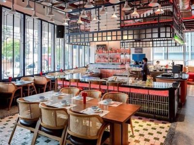 เซ้งร้านอาหาร และบาร์ พร้อมอุปกรณ์ ในอโศก