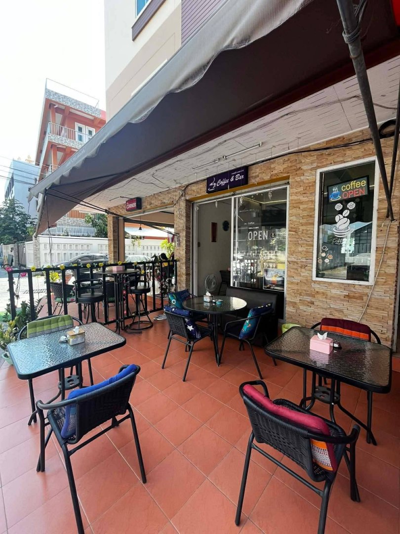 เซ้ง…ร้านกาแฟ& นั่งดื่ม ริมถนน ซอยบงกช 3