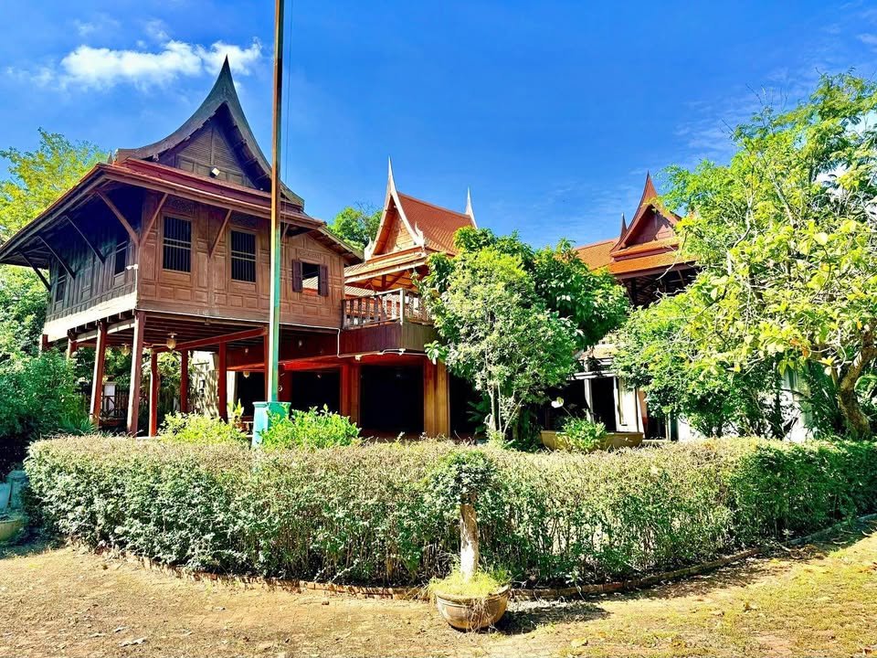 ให้เช่า บ้านทรงไทยริมแม่น้ำเจ้าพระยา ติดวัดท่าการ้อง