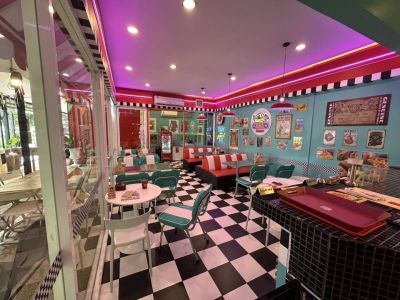 ปล่อยเซ้งร้าน Burger Steak สไตล์American diner พิกัด โครงการทรีสแควร์ ทาวน์อินทาวน์
