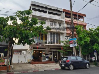 เซ้งอาคารพาณิชย์ 2 คูหา 4 ชั้น ถนนกลางเมือง ขอนแก่น ตรงข้ามแหนมลับแล