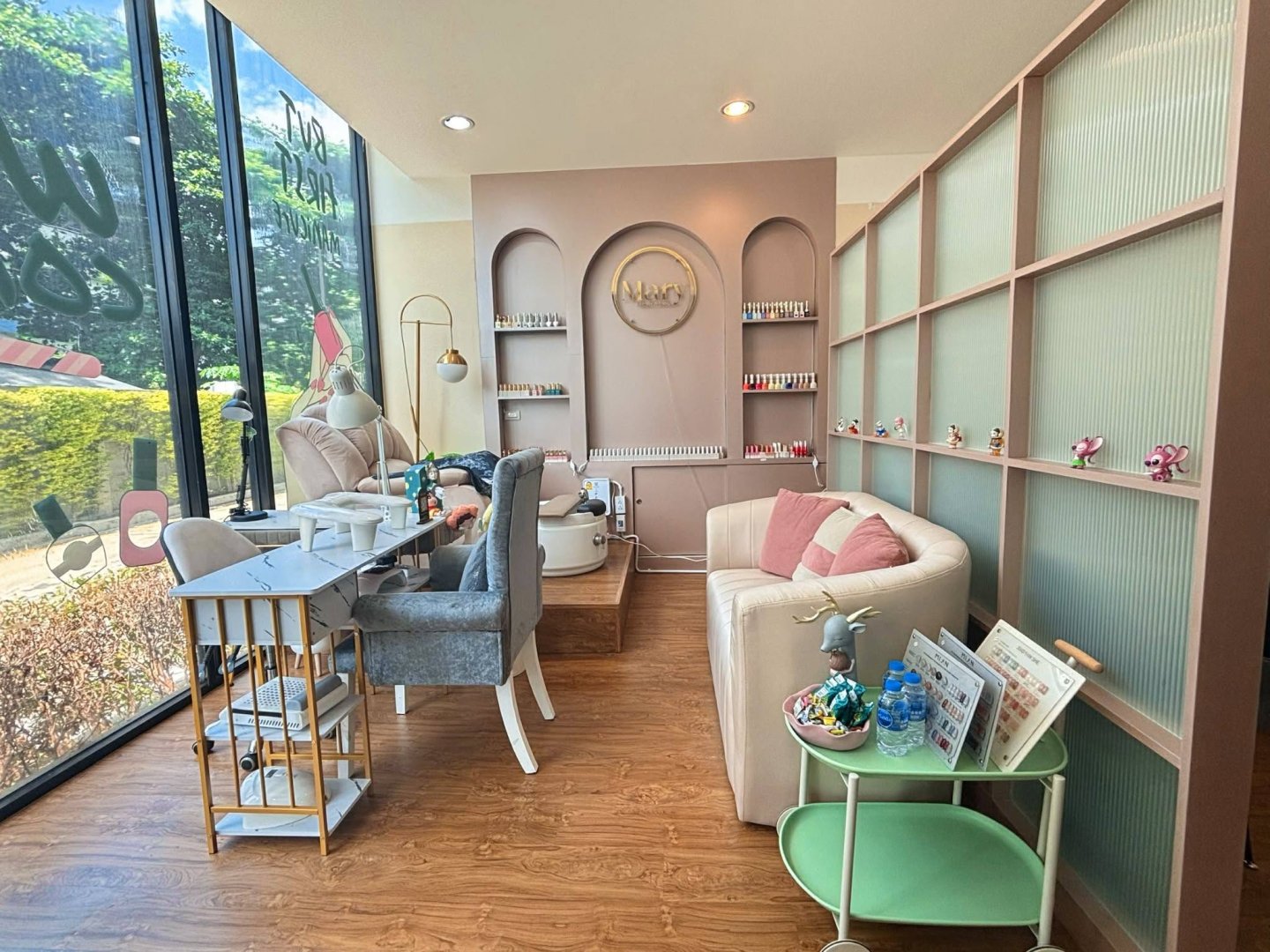ปล่อยร้านทำเล็บ & เสริมสวย พิอกัด Bts วุฒากาศ