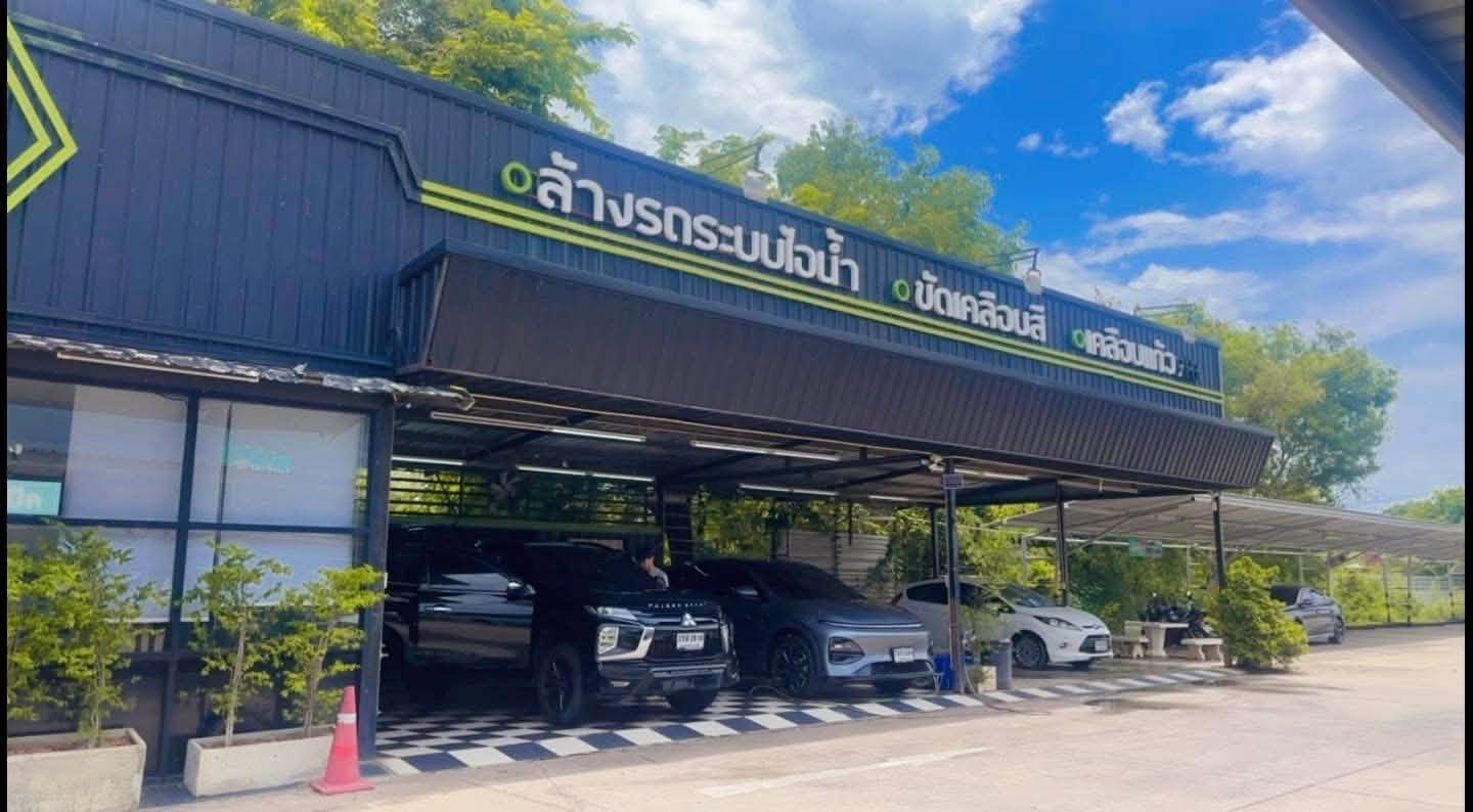 ร้านคาร์แคร์บริการล้างรถ  ภายในร้านมีอุปกรณ์ครบ พิกัด โลตัส พนมสารคาม
