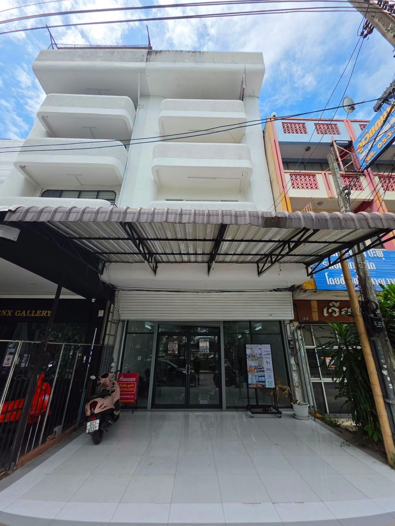 ว่างให้เช่า อาคารพาณิชย์ 5 ชั้น ติดถนนคูเมือง ตรงข้ามโจ๊กสมเพรช