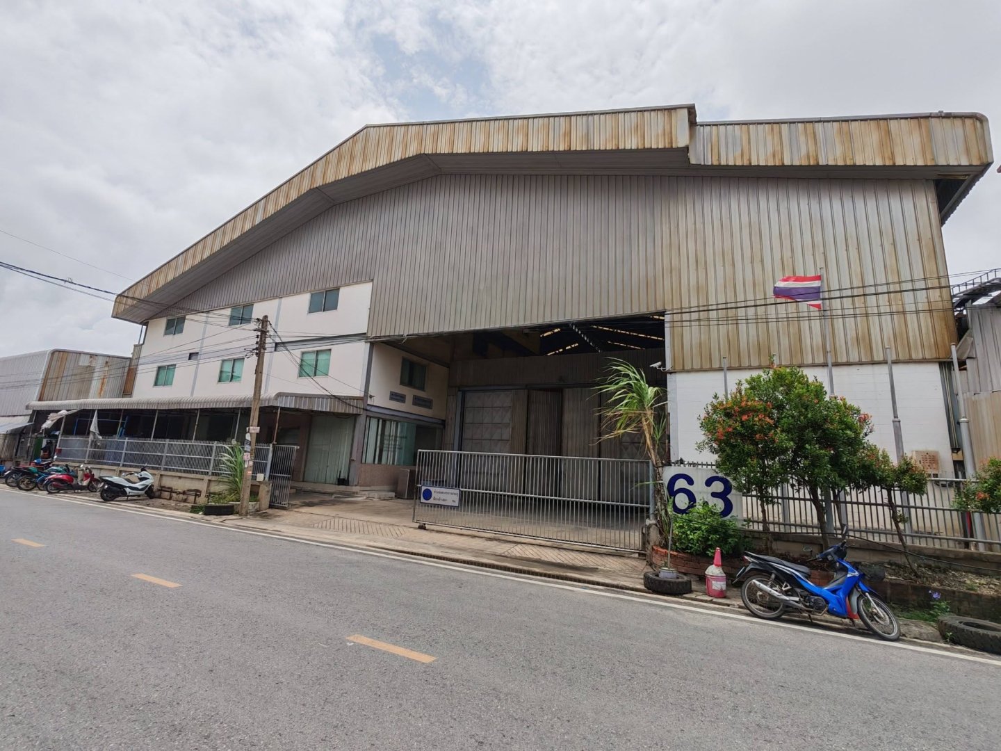 ด่วน!!ขายโรงงานหรือให้เช่า 5,600 ตรม."พร้อมใบ รง.4" บนทำเลสีม่วงเข้ม