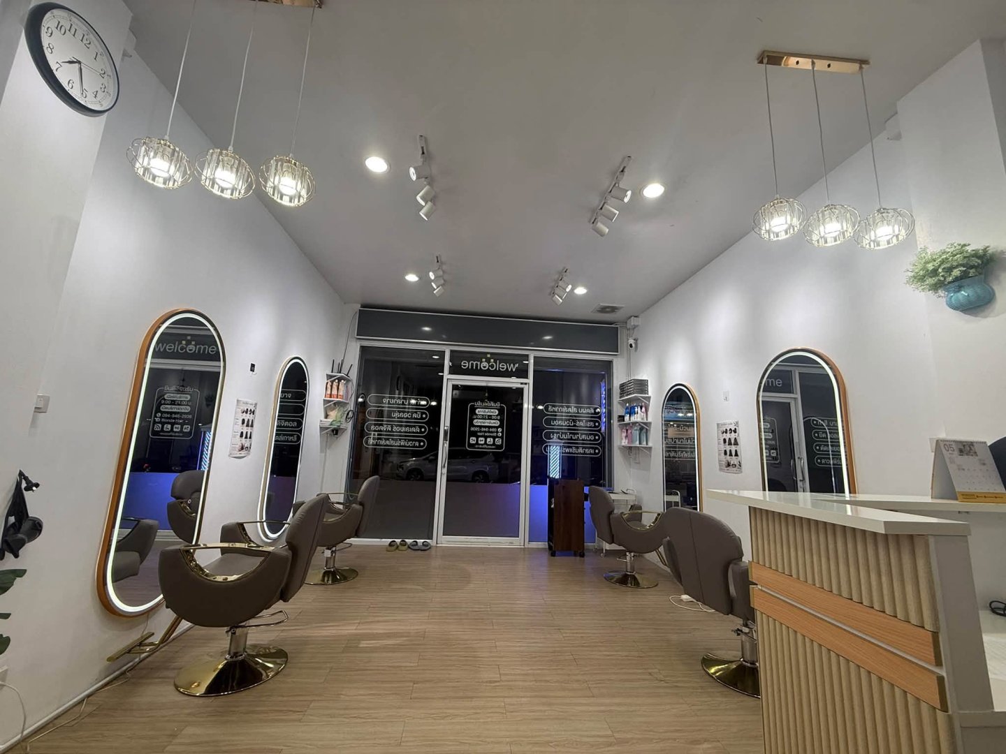 เซ้งร้าน Blonde hair พิกัด โซนหน้ามหาวิทยาลัยบูรพา