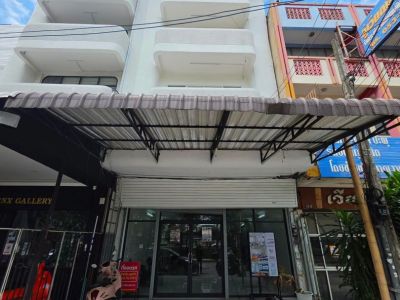 ว่างให้เช่า อาคารพาณิชย์ 5 ชั้น ติดถนนคูเมือง ตรงข้ามโจ๊กสมเพรช